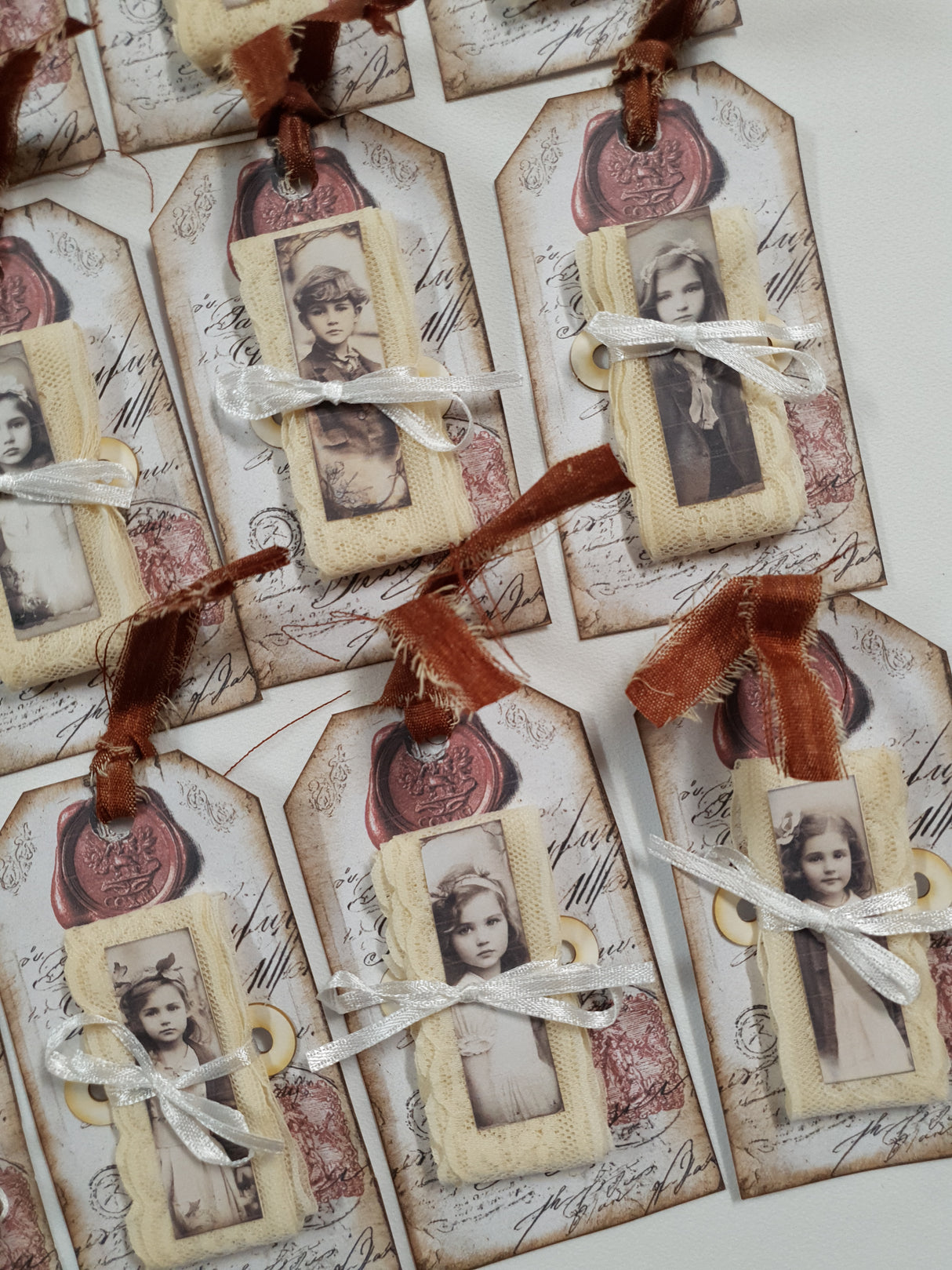 Motherloads Fancy Tag of Lace - UQ - Picked at Random