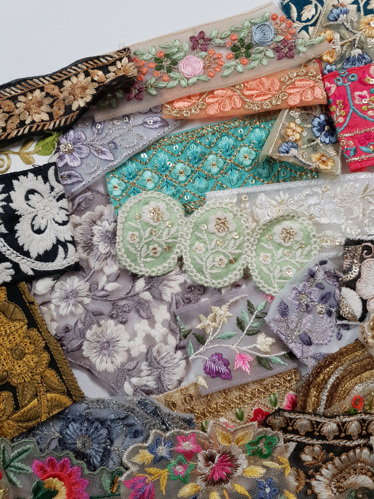 Assorted Embroidered Trim Scraps Pack - ZB