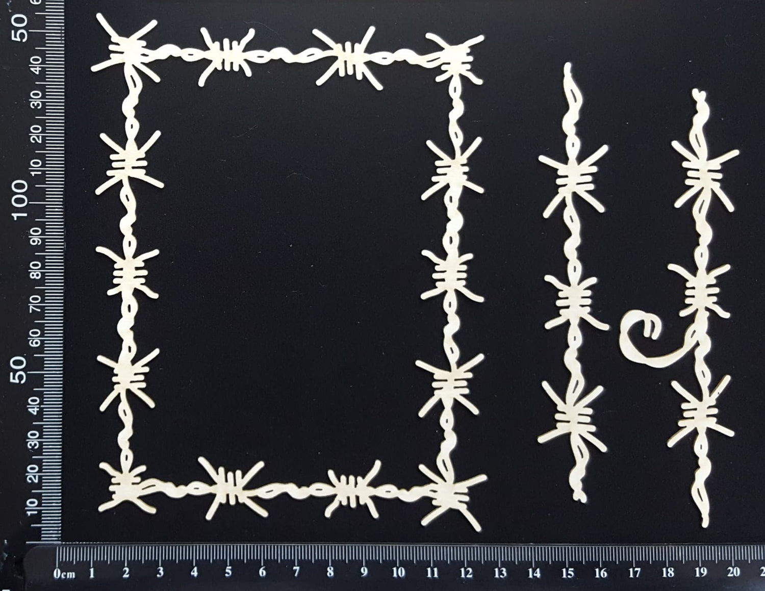 Barbed Wire Frame Set - G - White Chipboard
